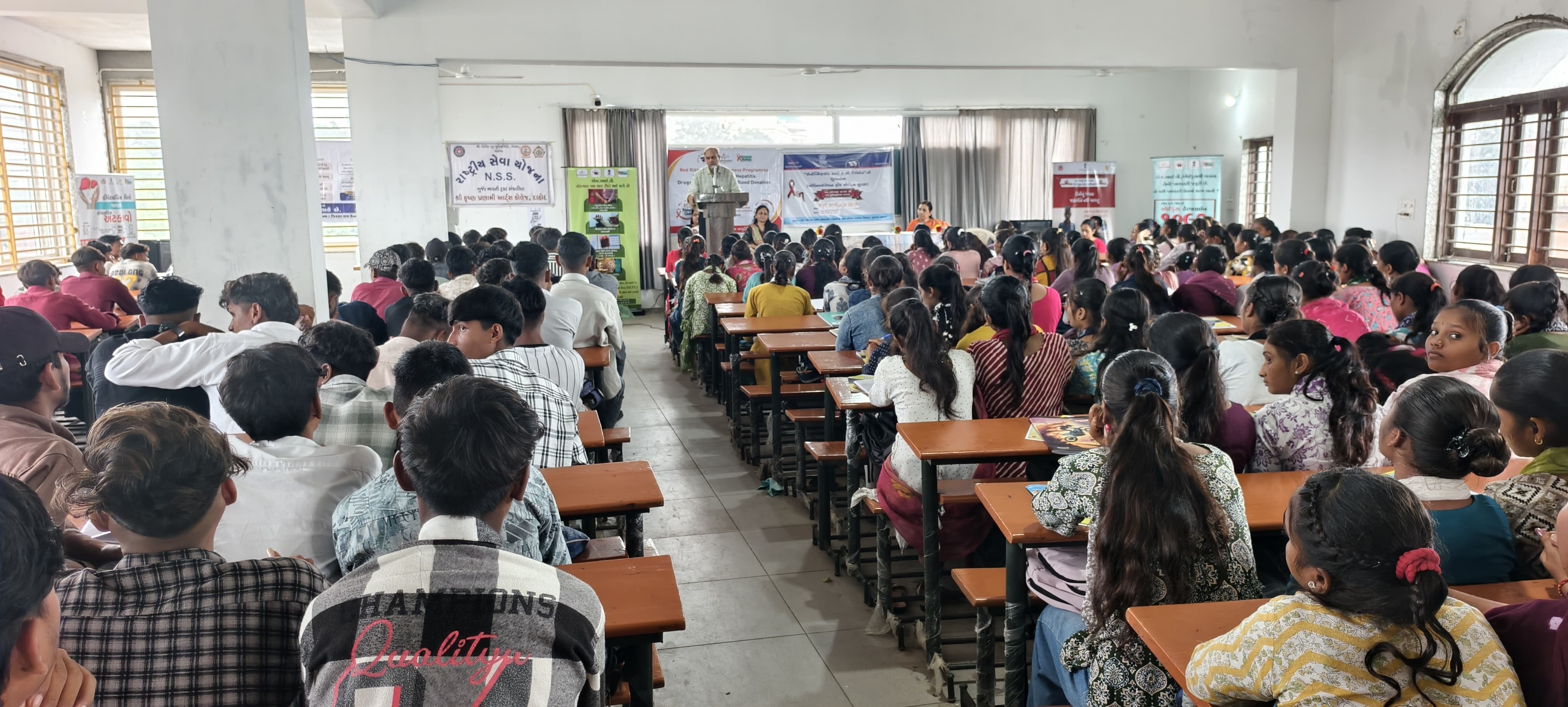 શ્રી કૃષ્ણ પ્રણામી આર્ટસ કોલેજમાં વિદ્યાર્થીઓ માટે આરોગ્ય જાગૃતિ કાર્યક્રમ - Image 3