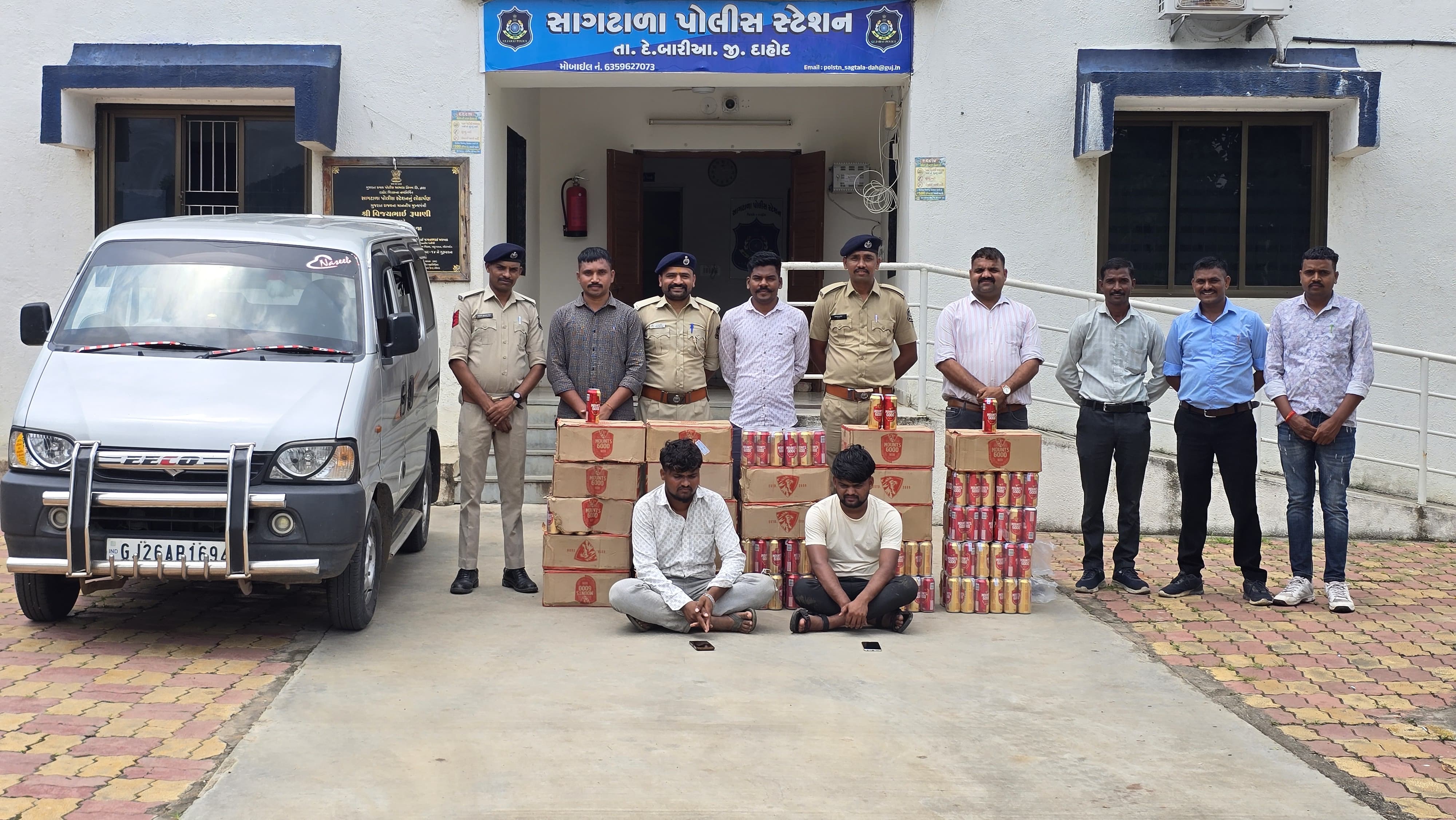 સાગટાળા પોલીસે વિદેશી દારૂ ભરેલી ઇક્કો સાથે બે આરોપીઓને ઝડપી પાડ્યા