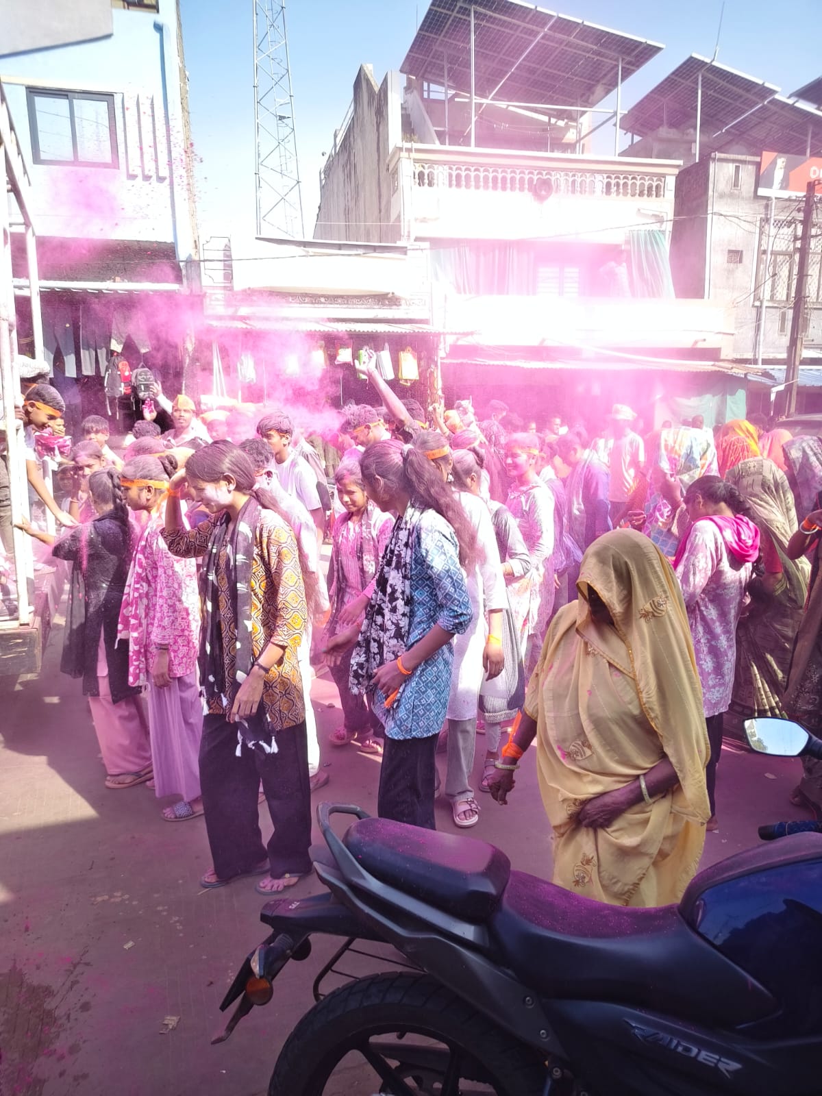 સિંગવડમાં શાંતિપૂર્ણ માહોલમાં ગણેશજીની પ્રતિમાઓનુ શ્રદ્ધાપૂર્વક વિસર્જન કરવામાં આવ્યું - Image 2